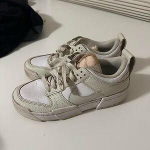 Nike women’s sneakers